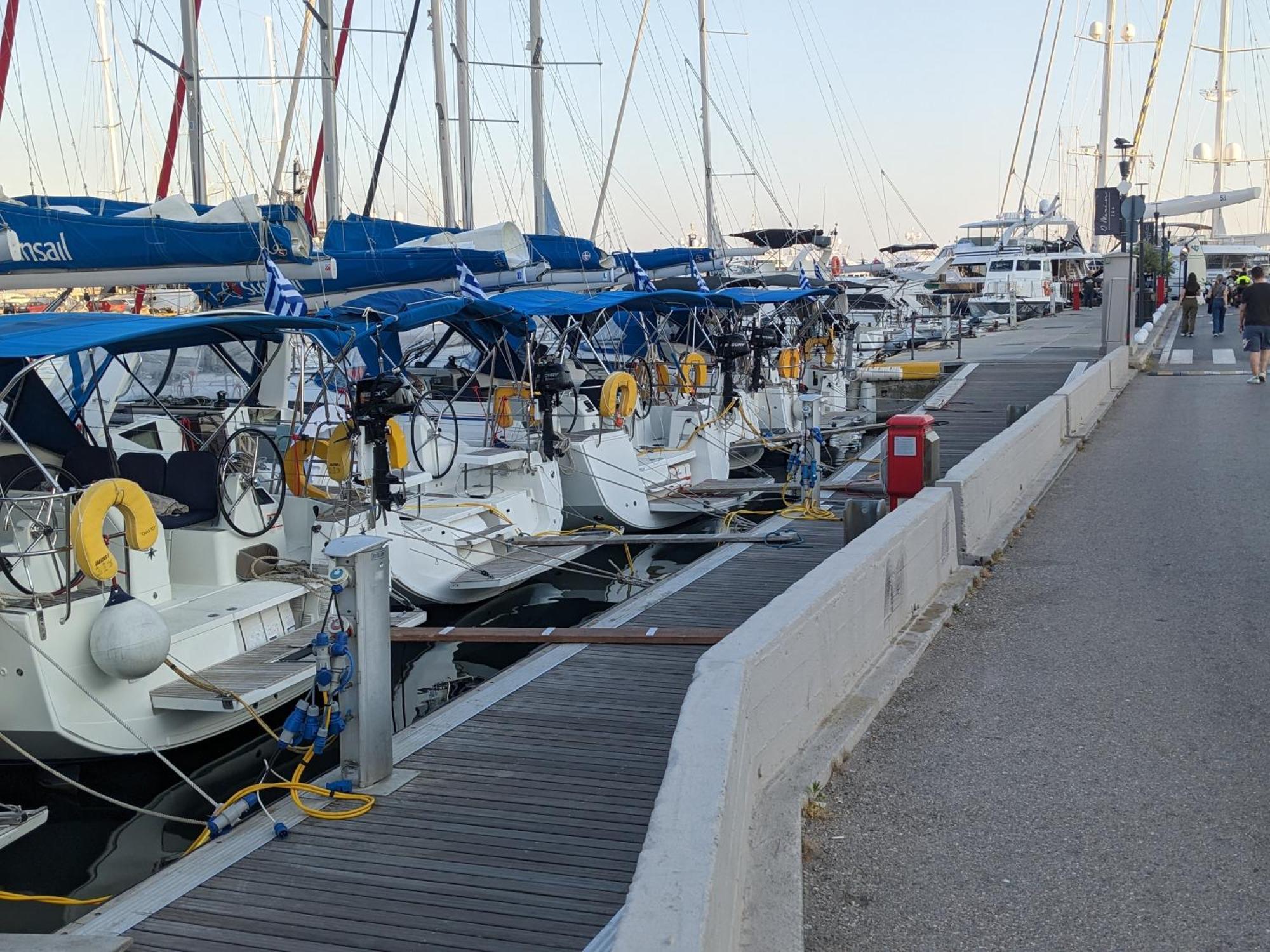 Harbor View Haven Apartment Piraeus Ngoại thất bức ảnh