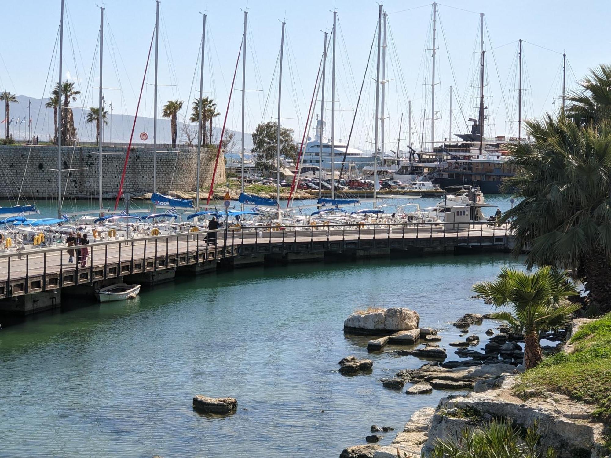 Harbor View Haven Apartment Piraeus Ngoại thất bức ảnh